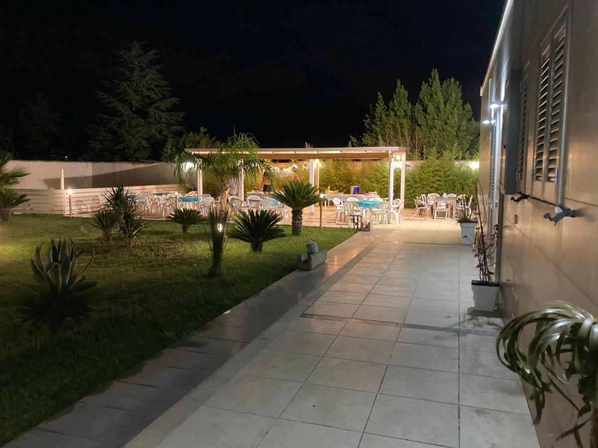 B&B Italia Carmiano  Εξωτερικό φωτογραφία